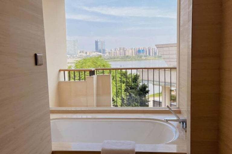 Bathroom, Jiazhou Ligang Hotel, Nanchong
