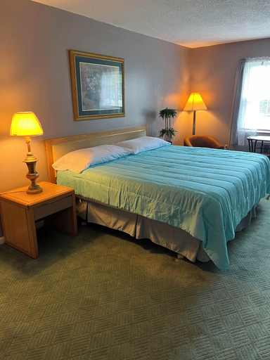 Bedroom 4, Grand Lake Hotel, New London