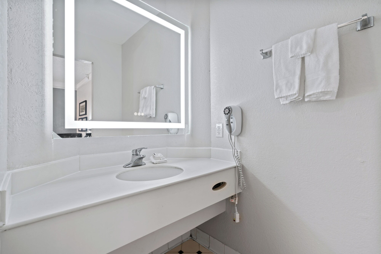 Bathroom 4, La Quinta Inn by Wyndham Corpus Christi North, Nueces