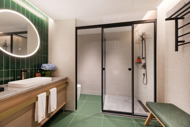 Bathroom 3, Hongyuan Hotel (Ningbo Railway Station), Ningbo