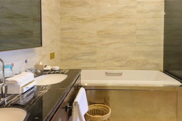 Bathroom 4, Gold Harbour Holiday Hotel, Jinzhong