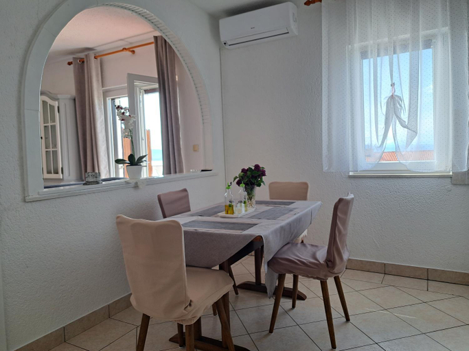 Others 4, Guest House Angela, Senj