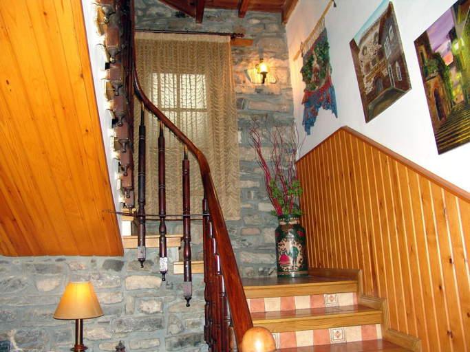Others 3, Hostal Pirineos Sarvise, Huesca