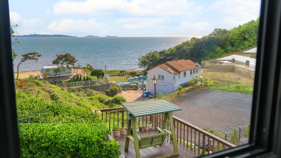 Others 5, Ganghwa White Stone Pension, Ganghwa
