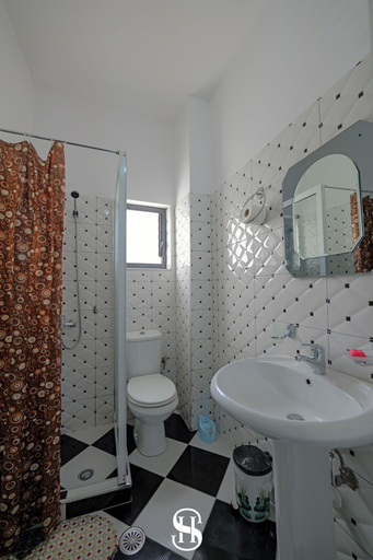 Bathroom 2, Salas Boutique Hotel, Sarandës
