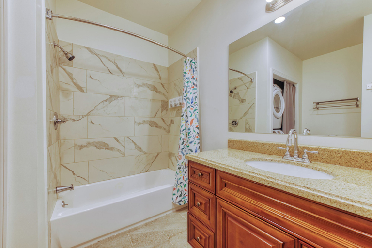 Bathroom 18