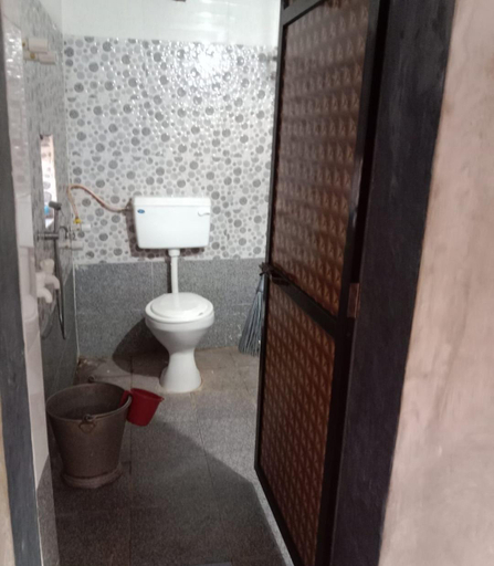 Bathroom, Om Laxmi Narayan Homestay, Raigarh