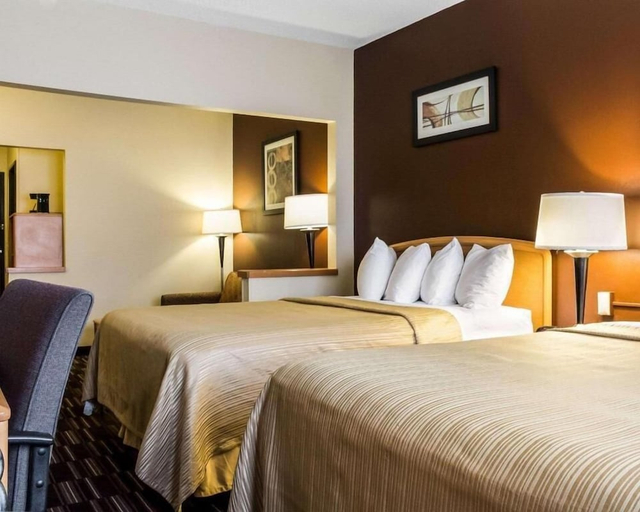 Bedroom 2, Quality Suites Near West Acres, Cass