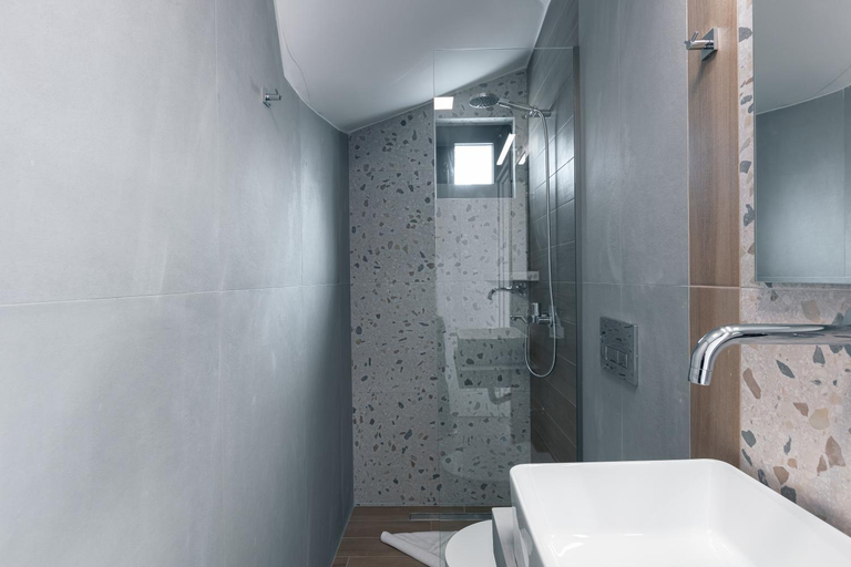 Shower 5, Newly Renovated Queen Bee Villa, with Private Pool & Ping-Pong table, Crete
