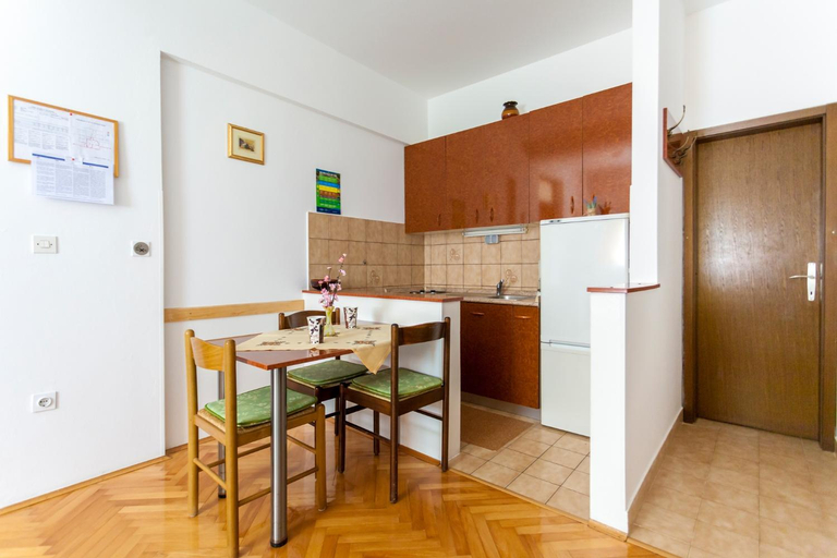 Others 4, Apartments with parking space Njivice, Krk - 20548, Malinska-Dubašnica