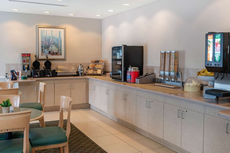Food & Drinks 3, Stay Well Inn & Suites Fort Myers,FL, Lee