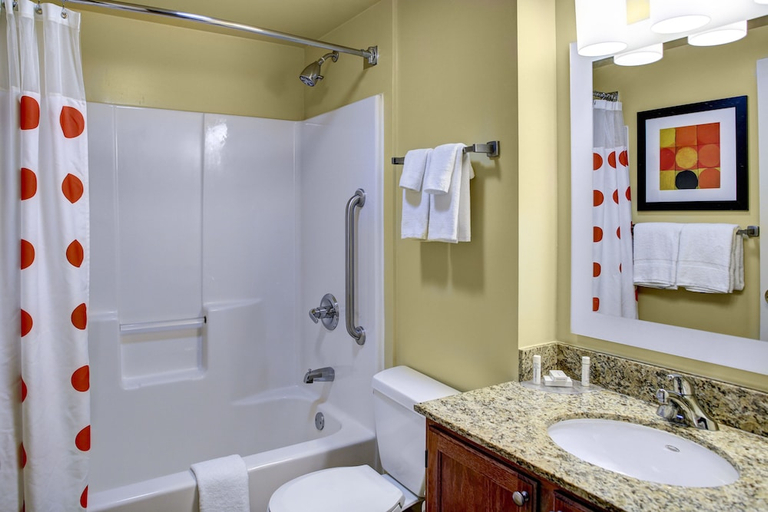 Bathroom 4, Towneplace Suites By Marriott Findlay, Hancock