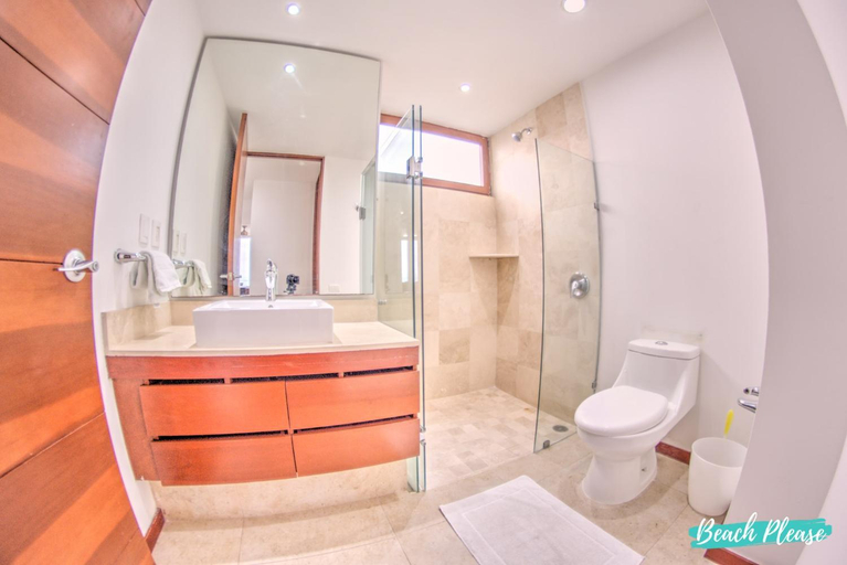 Bathroom 4, Alamar - Oceanview Condos with Beach Club Resort Access, Compostela