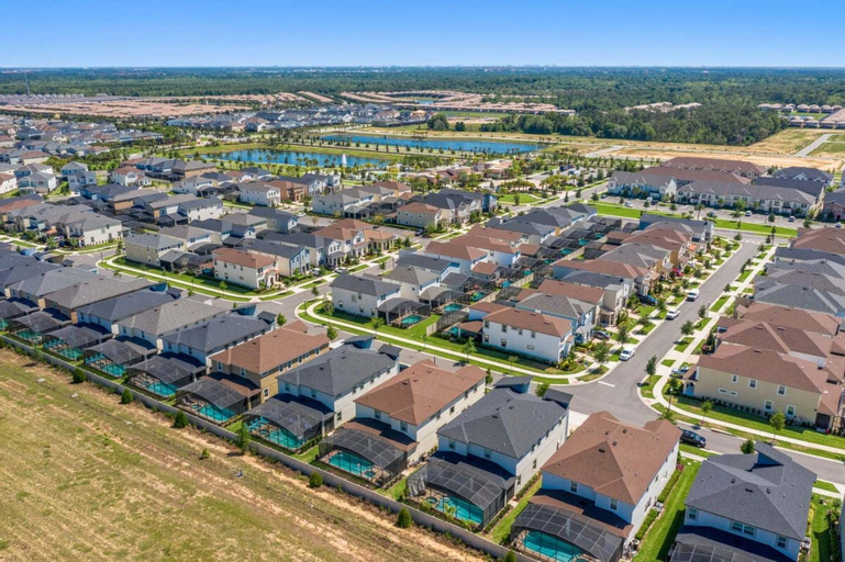 Your Gateway to Waves and Luxury, Osceola