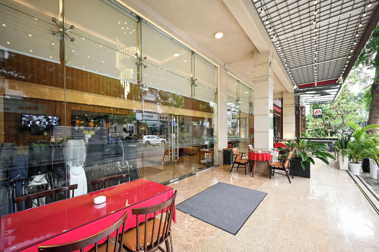 Food & Drinks 5, The River Park Hotel, District 7