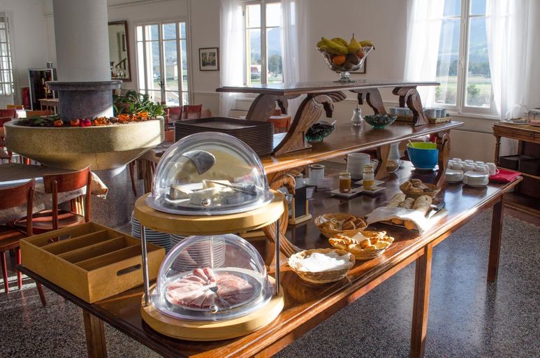 Others 2, Hotel Lac et Foret, Alpes-de-Haute-Provence