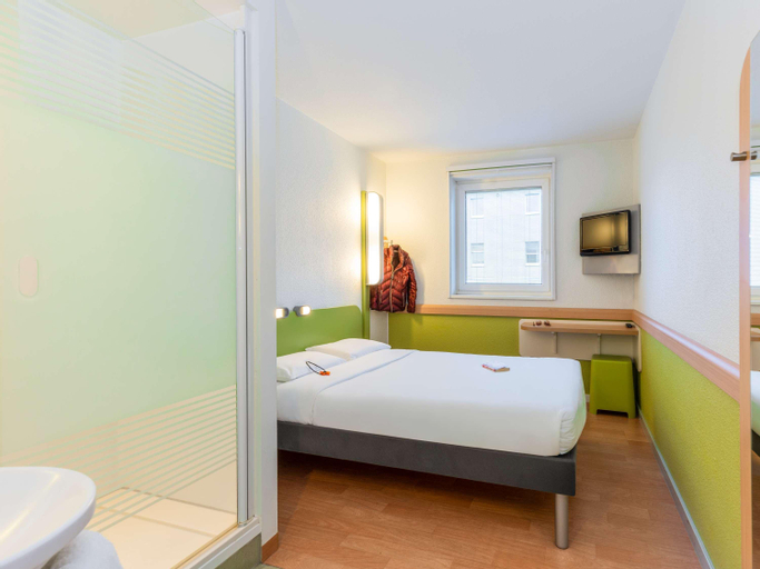 Bedroom 12