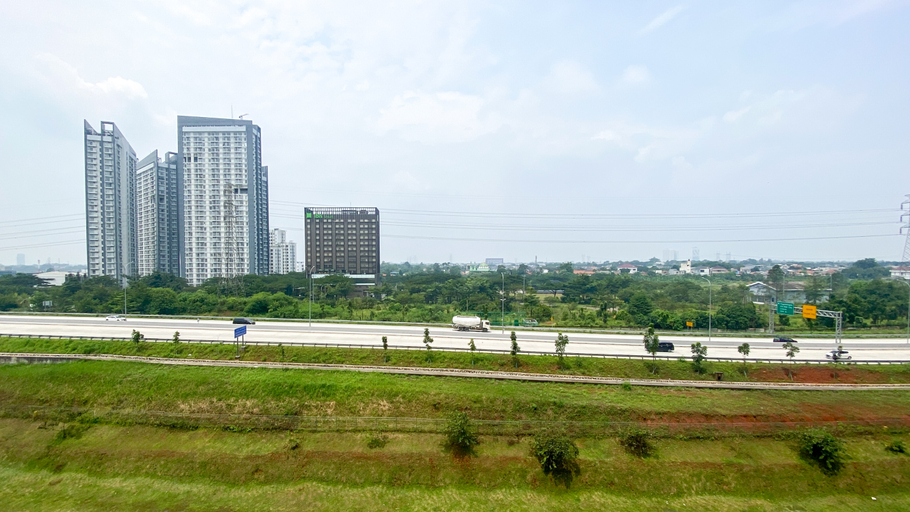 Exterior & Views, Comfortable Studio at Sky House BSD Apartment next to AEON Mall By Travelio, Tangerang Selatan
