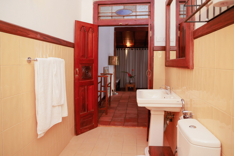 Bathroom 4, South Point Cottage - Whole Villa 3 Bedrooms (Sleeps 6), Habaraduwa