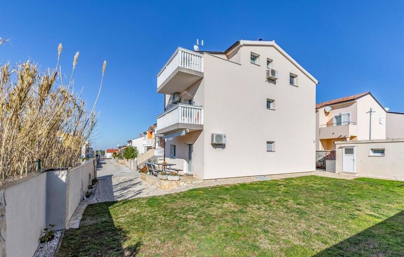 Others 5, Apartments IVAN, Medulin