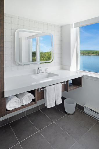 Bathroom 4, Delta Hotels by Marriott Fredericton, York