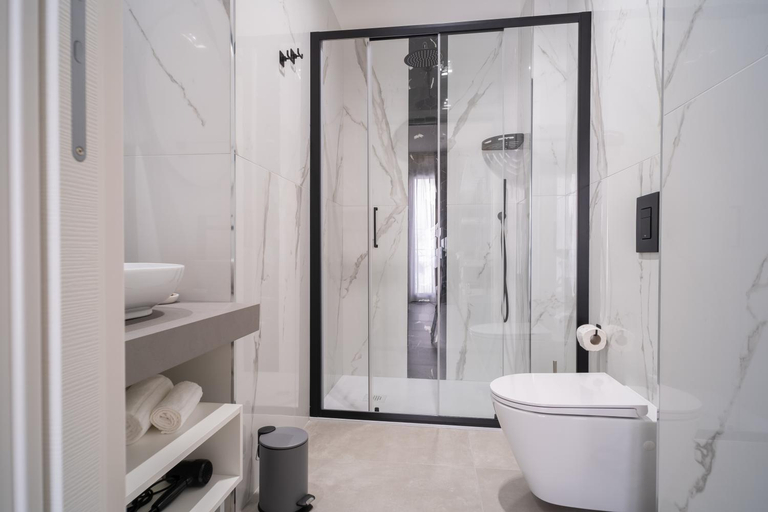 Bathroom 4, Acquamarina Rooms, Trapani