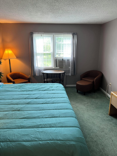 Bedroom 5, Grand Lake Hotel, New London