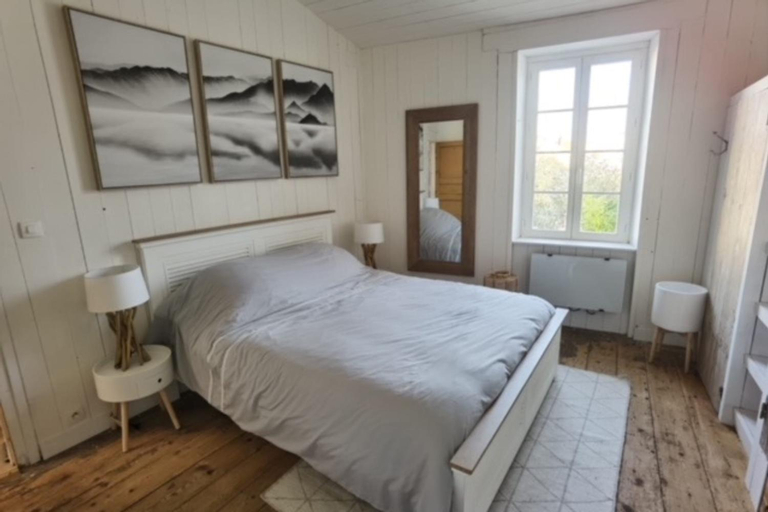Bedroom 1, House in the center and near the beach, Charente-Maritime