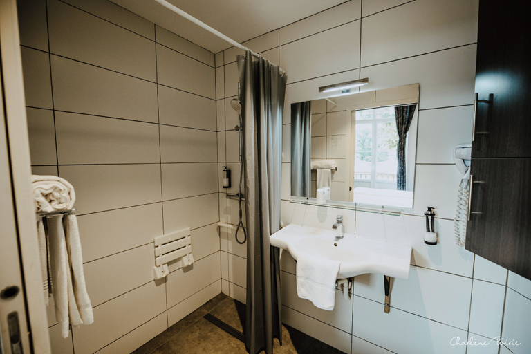 Bathroom 5, Grand Hôtel des Bains, Ardèche