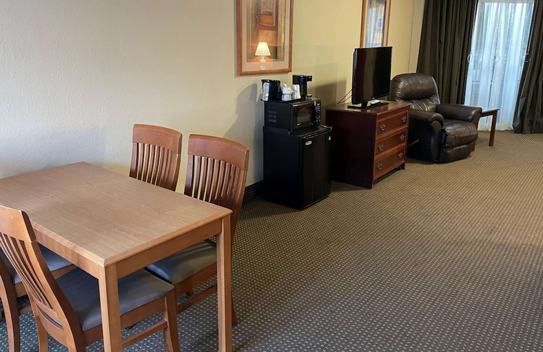 Others 5, Crossroads Hotel & Event Center, Webster