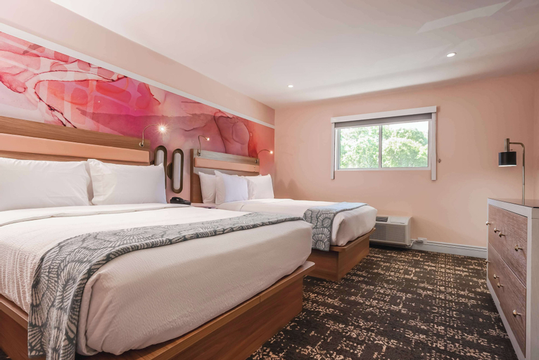 Bedroom 27