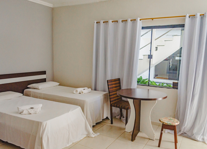 Bedroom 2, Oasis Hotel, Santa Cruz Cabrália