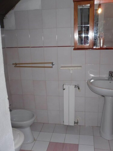 Bathroom, Le Dieci Querce, Salerno