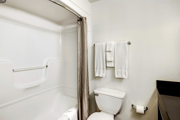 Bathroom 4, Studio 6 East Brunswick, NJ - NYC Area, Middlesex