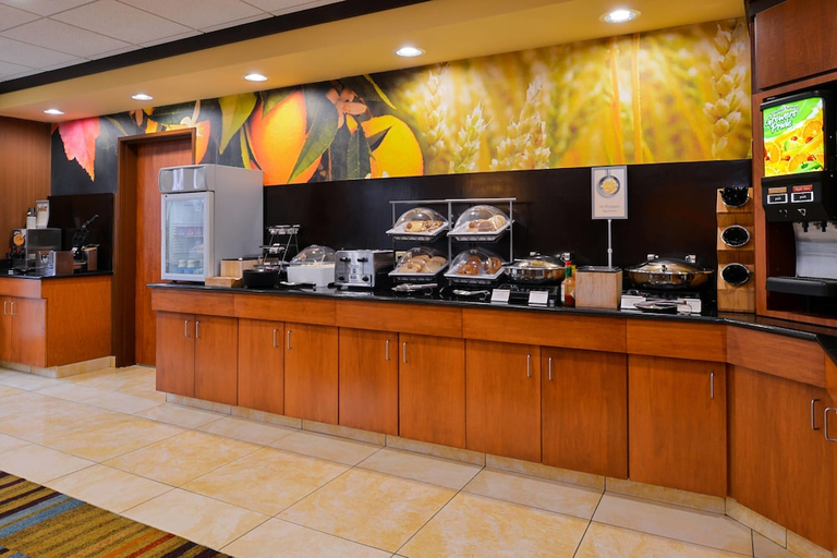 Food & Drinks 5, Fairfield Inn & Suites by Marriott Fort Wayne, Allen