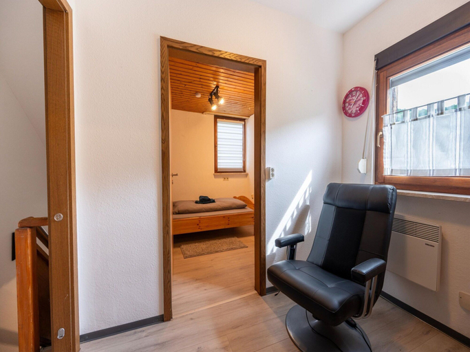 Room 5, Serene Stay by the Moselle, Cochem-Zell