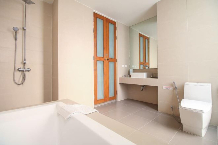 Bathroom 11
