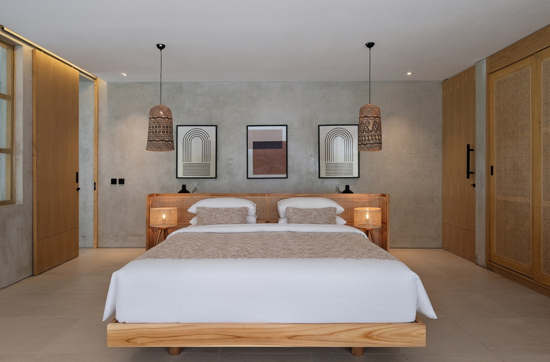 Amber Lombok Beach Resort Room Type - Three Bedroom Beachfront Pool Villa