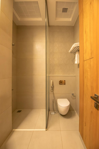 Bathroom 4, RATHNA RESIDENCY - Near US CONSULATE, Chennai
