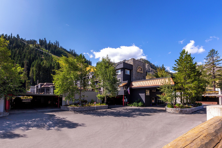 Exterior & Views 2, Red Wolf Lodge at Olympic Valley, Placer