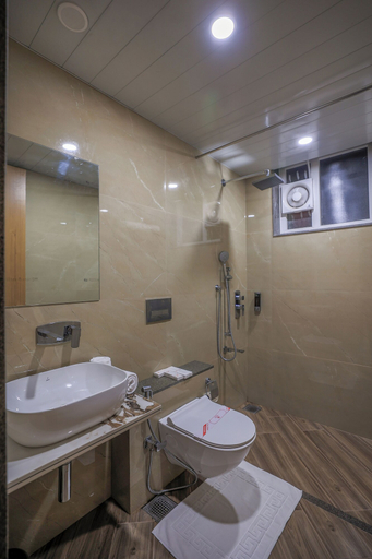 Bathroom 5, Hotel Aditya Mansingh Inn, Gir Somnath