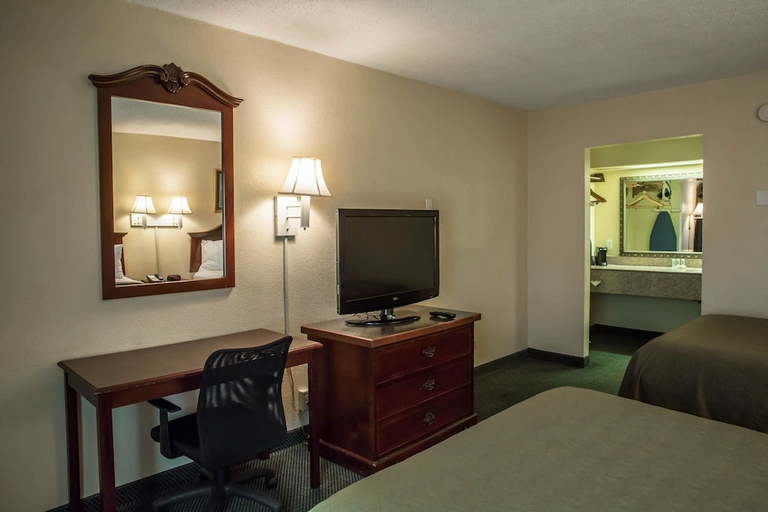 Bedroom 3, Quality Inn Elizabeth City near University, Pasquotank