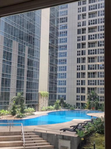 Exterior & Views 11