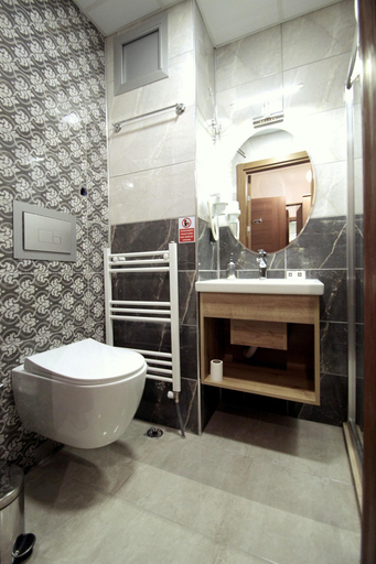 Bathroom 4, Butterfly Butik Hotel, Merkez