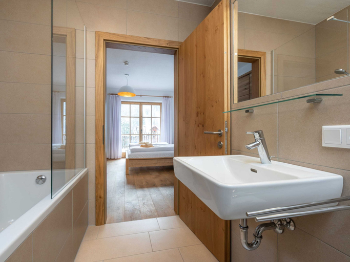 Bathroom 4, Quaint Chalet in Wald im Pinzgau with Garden near Ski Slopes, Zell am See
