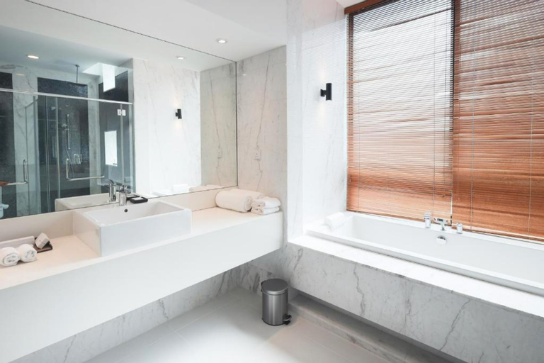 Bathroom 28