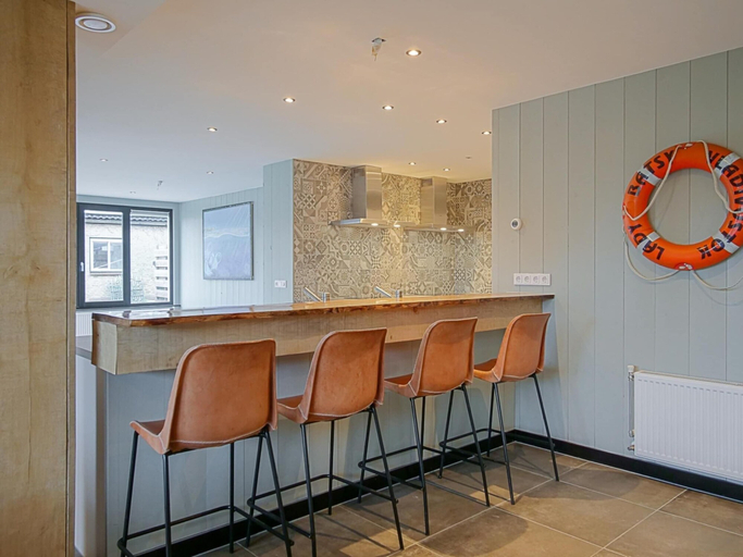 Private kitchen 2, Attractive Holiday Home in Callantsoog With Fenced Garden, Zijpe