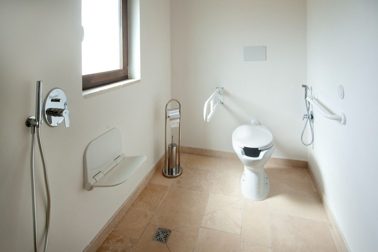 Bathroom 3, Masseria Dirupo, Bari