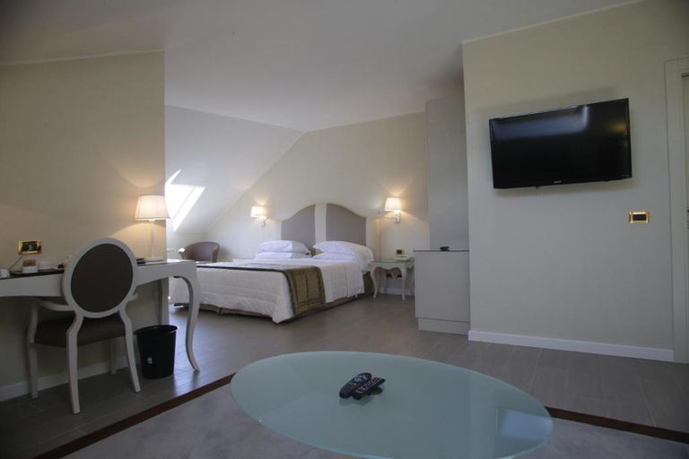 Bedroom 12