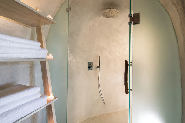 Bathroom 3, Rhenia Suites-Prive Jacuzzi&Caldera View, South Aegean